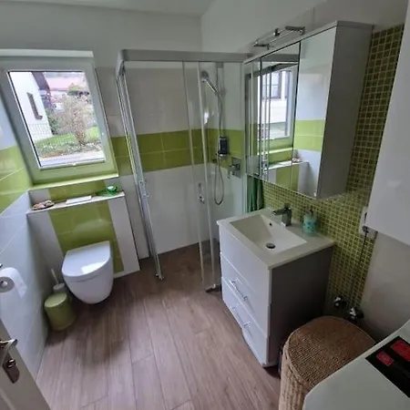 شقة Ruhige Einliegerwohnung+terrasse جينا