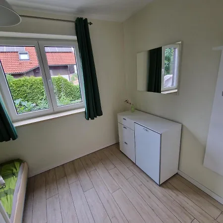 Ruhige Einliegerwohnung+terrasse شقة